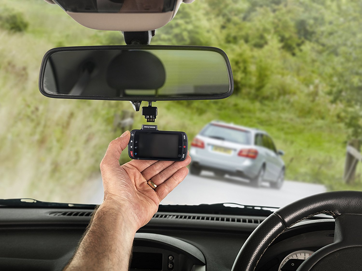 Nextbase 312GW Full 1080p HD In Car Dash Cam Camera DVR Digital Driving Video Recorder with Built-In Wi-Fi 4
